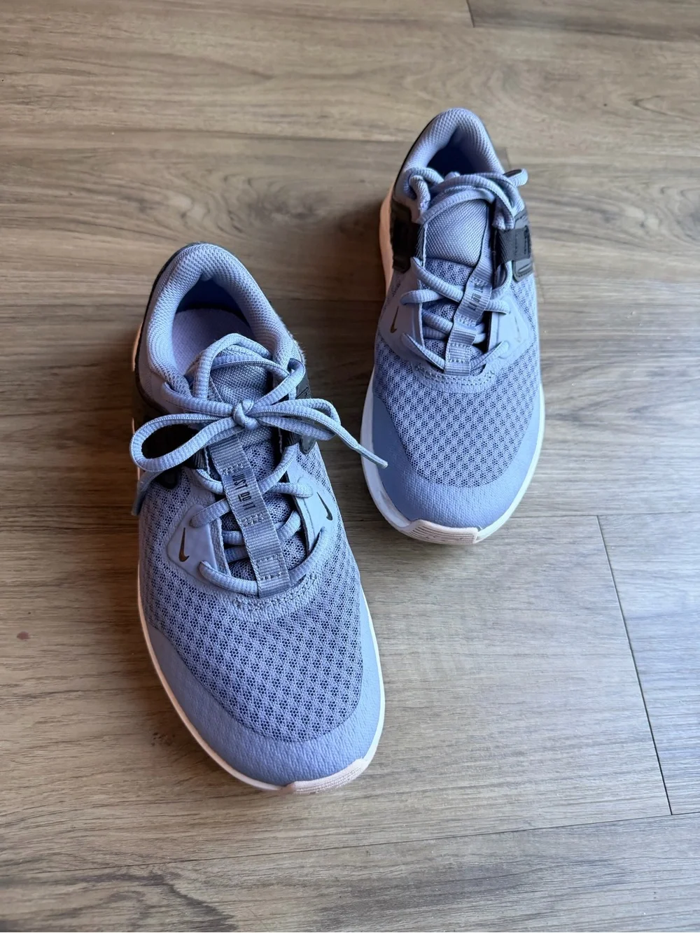 Nike Women’s Light Lavender Mesh Lace-Up Athletic Sneakers